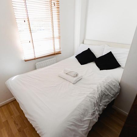 Hullidays Victora Dock- Refurbished 2024 Apartment Kingston upon Hull Ngoại thất bức ảnh